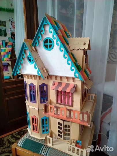 Домик кукольный с мебелью