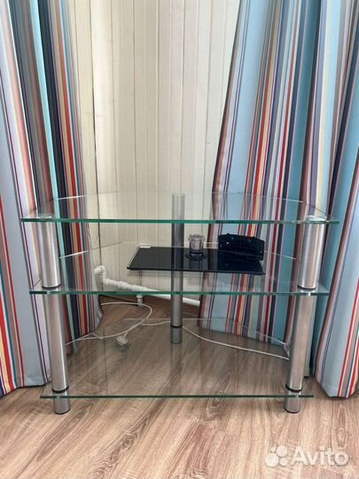 Стеклянная тумба под тв