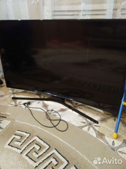 Телевизор б/у SMART Tv 48