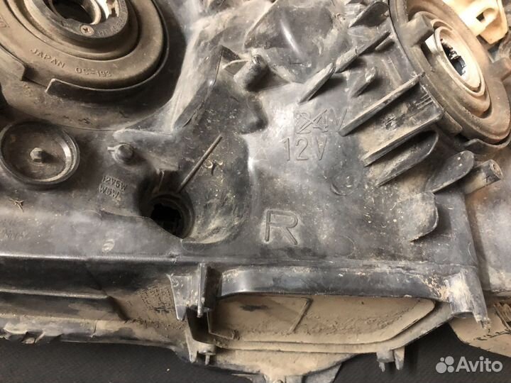 Правая фара toyota land cruiser 200