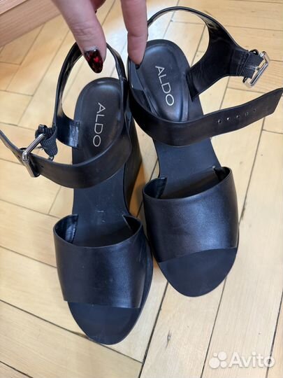 Босоножки женские 39 размер aldo