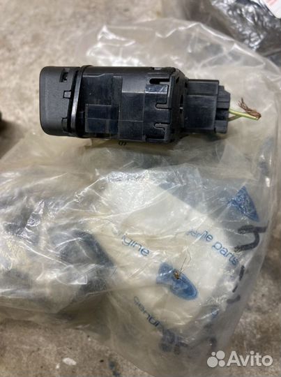 Кнопка обогрева заднего стекла