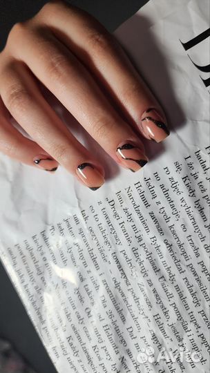 Маникюр педикюр