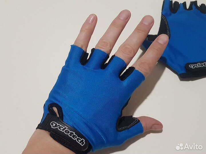 Перчатки спортивные