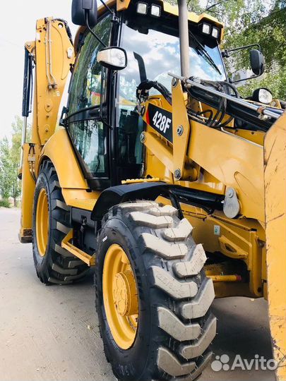 Экскаватор-погрузчик гидромолот