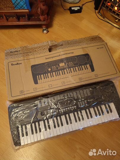 Синтезатор Tesler kb-5420