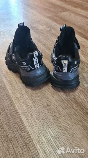 Кроссовки детские