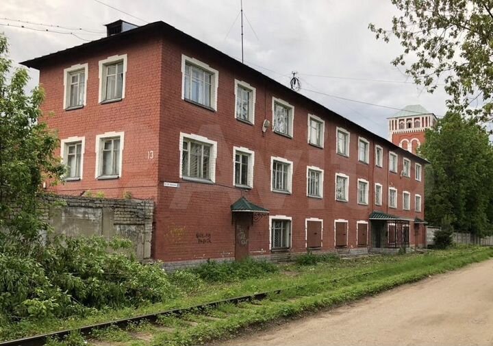 Здание, 585 м²