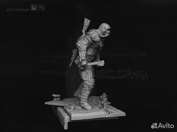 Настольная фигурка 