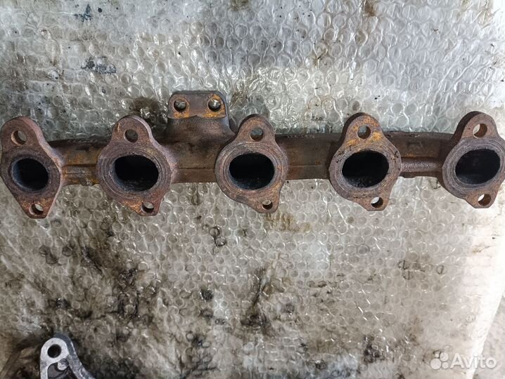 Коллектор выпускной 1.6 HDi TDCi Ford Peugeot