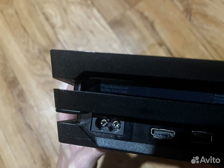 Sony PS4 pro с подставкой