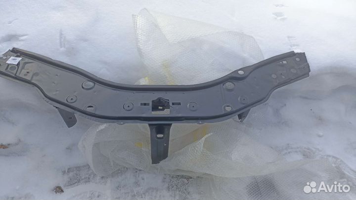 Суппорт радиатора duster 2010-2015