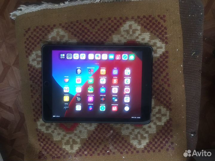Планшет iPad 6-32 gb