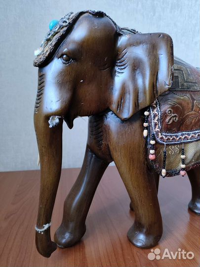 Фигурка слона