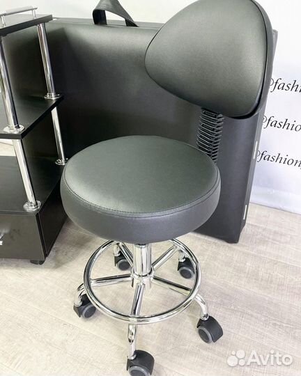 Стул мастера «Таблетка»