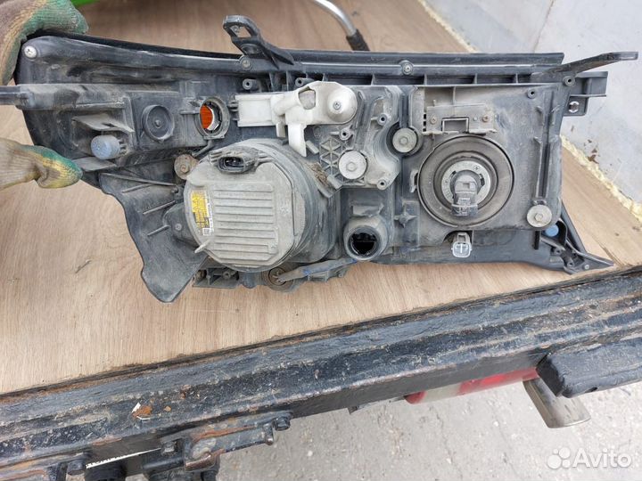 Фара toyota land cruiser 200