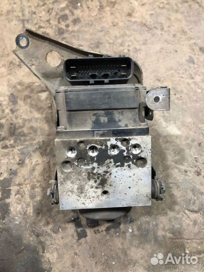 Nissan maxima A33 Блок ABS