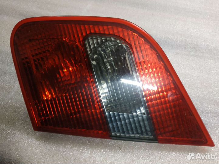 Фонарь крышки багажника правый Каризма