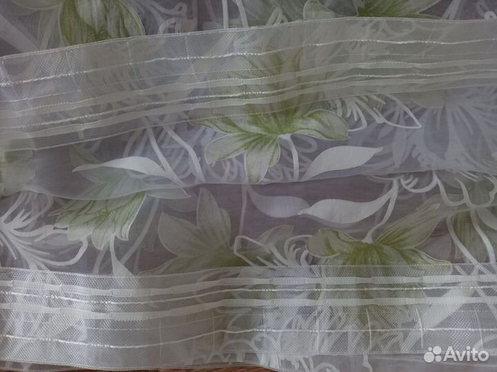 Штора белая с цветами