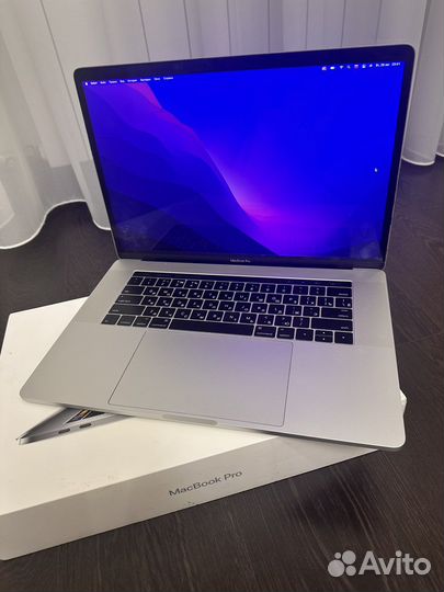 Apple MacBook Pro 15 2016 touch bar
