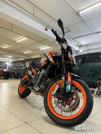 KTM duke 790