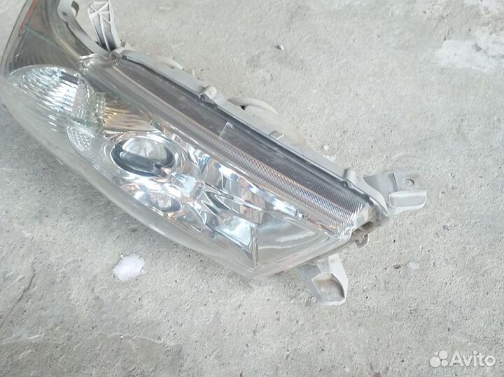 Фара правая Toyota Highlander 2 2011 год