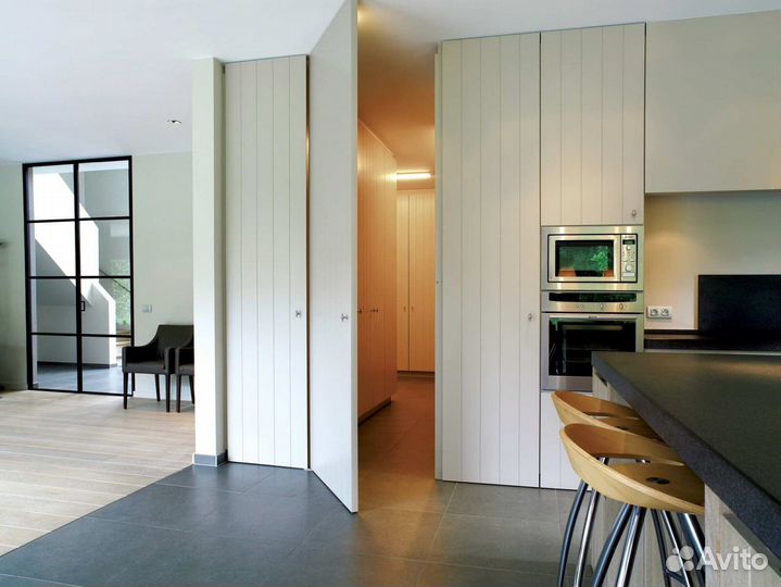 Скрытая дверь с установкой