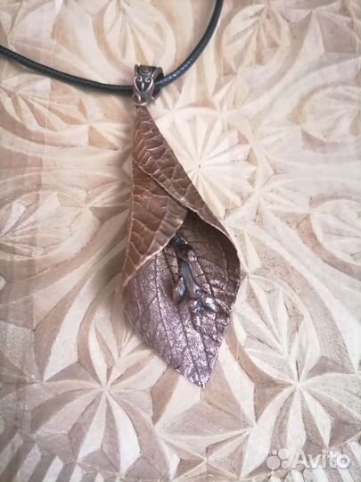 Медное украшение