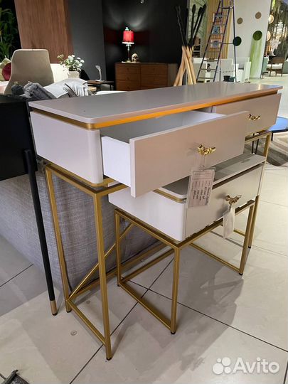 Консоль дизайнерская из Европы