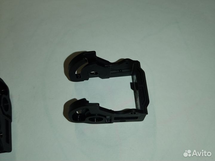 Фиксатор разъема блока управления Renault