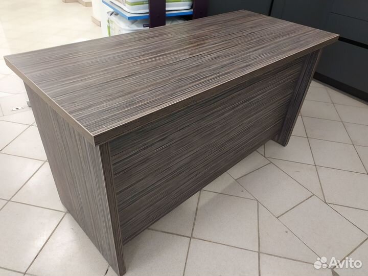 Стол письменный