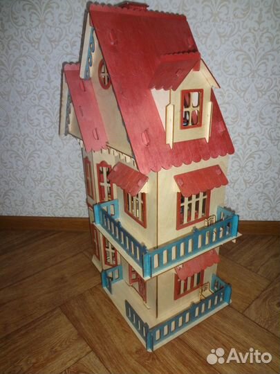 Кукольный домик с мебелью