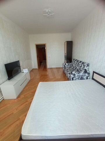 1-к. квартира, 42 м², 10/25 эт.