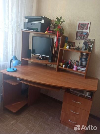 Компьютерный стол