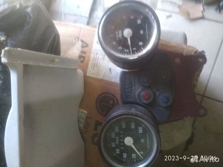 Запчасти на мотоцикл Ява 350