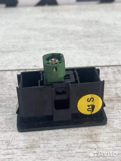 Разъем USB Volkswagen Touareg 3