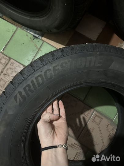 Bridgestone Ice Cruiser 7000S 215/65 R16