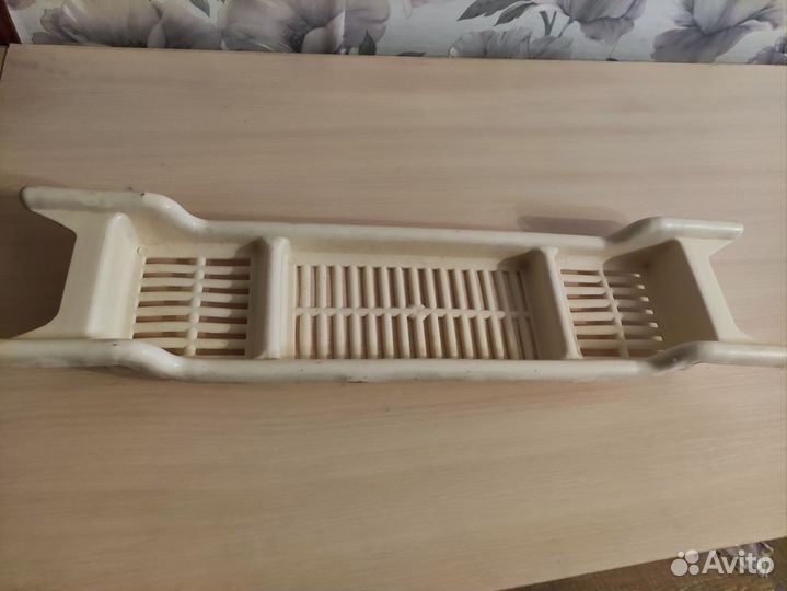 Полка на ванну