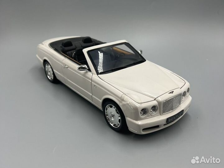 Minichamps Bentley Azure 1:18 100139502
