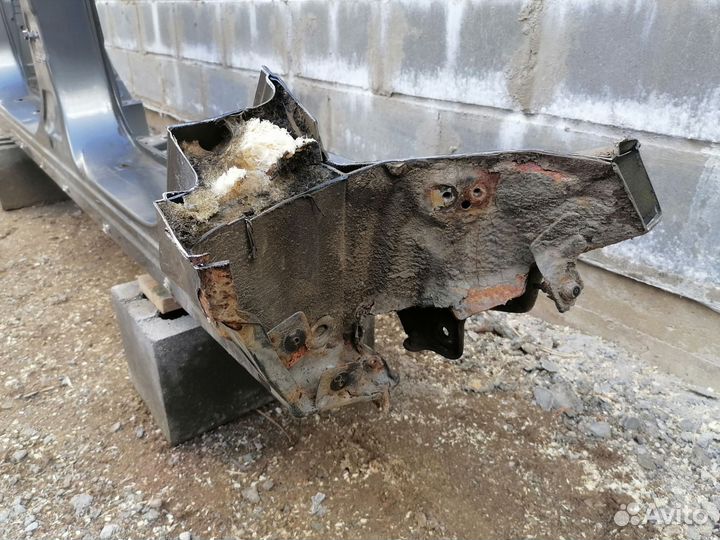 Geely emgrand FE 1 EC 7 Порог со стойками левый