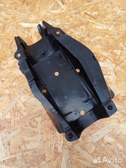 Кожух рычага задний правый Mercedes-Benz Cls 257