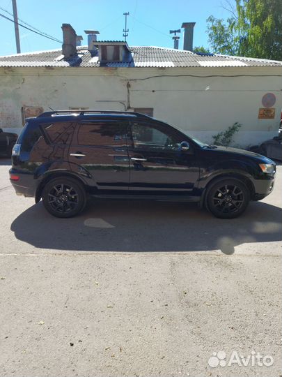 Mitsubishi Outlander, 2011