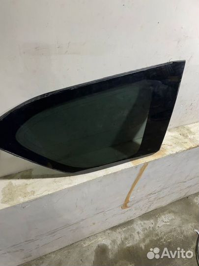 Форточка правая Nissan Patrol Y62