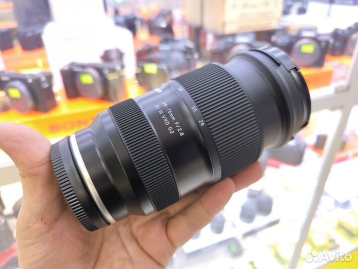 Tamron 28-75mm f/2.8 Di III VXD G2 Sony FE витрина