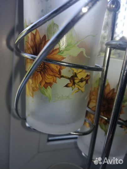 Стаканы на подставке