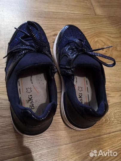 Кроссовки женские 34 размер