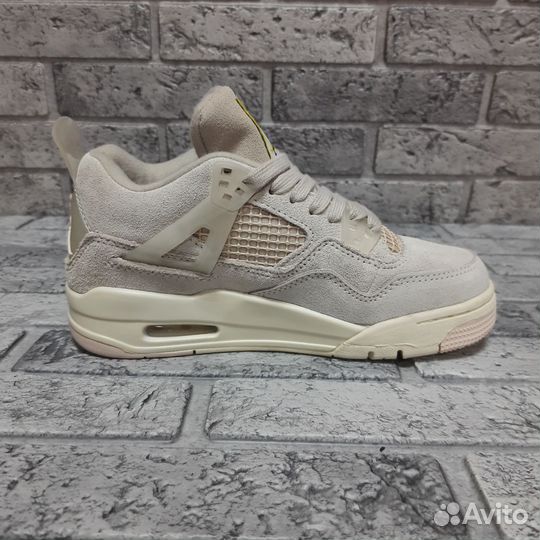 Кроссовки женские Nike Air Jordan 4