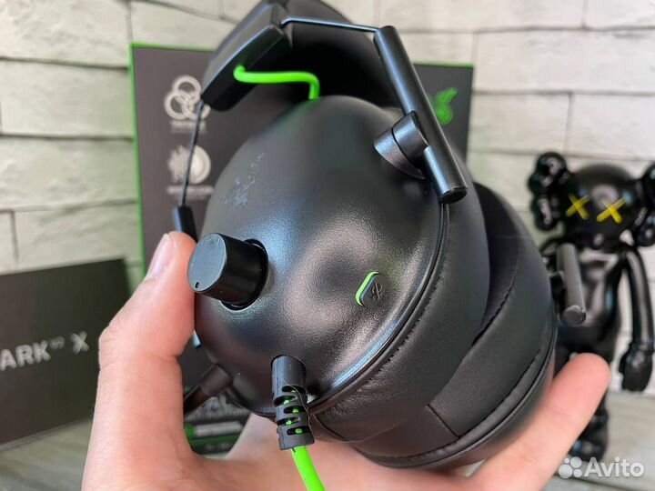 Игровые наушники Razer blackshark v2