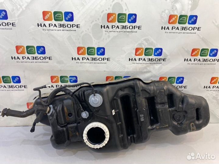 Топливный бак Toyota Land Cruiser 200 1VD-FTV 2014