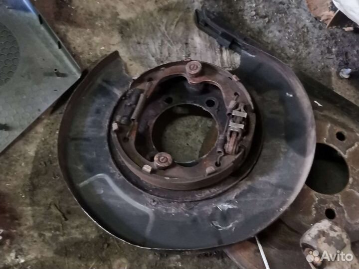 Пыльник заднего кулака левый nissan teana j31